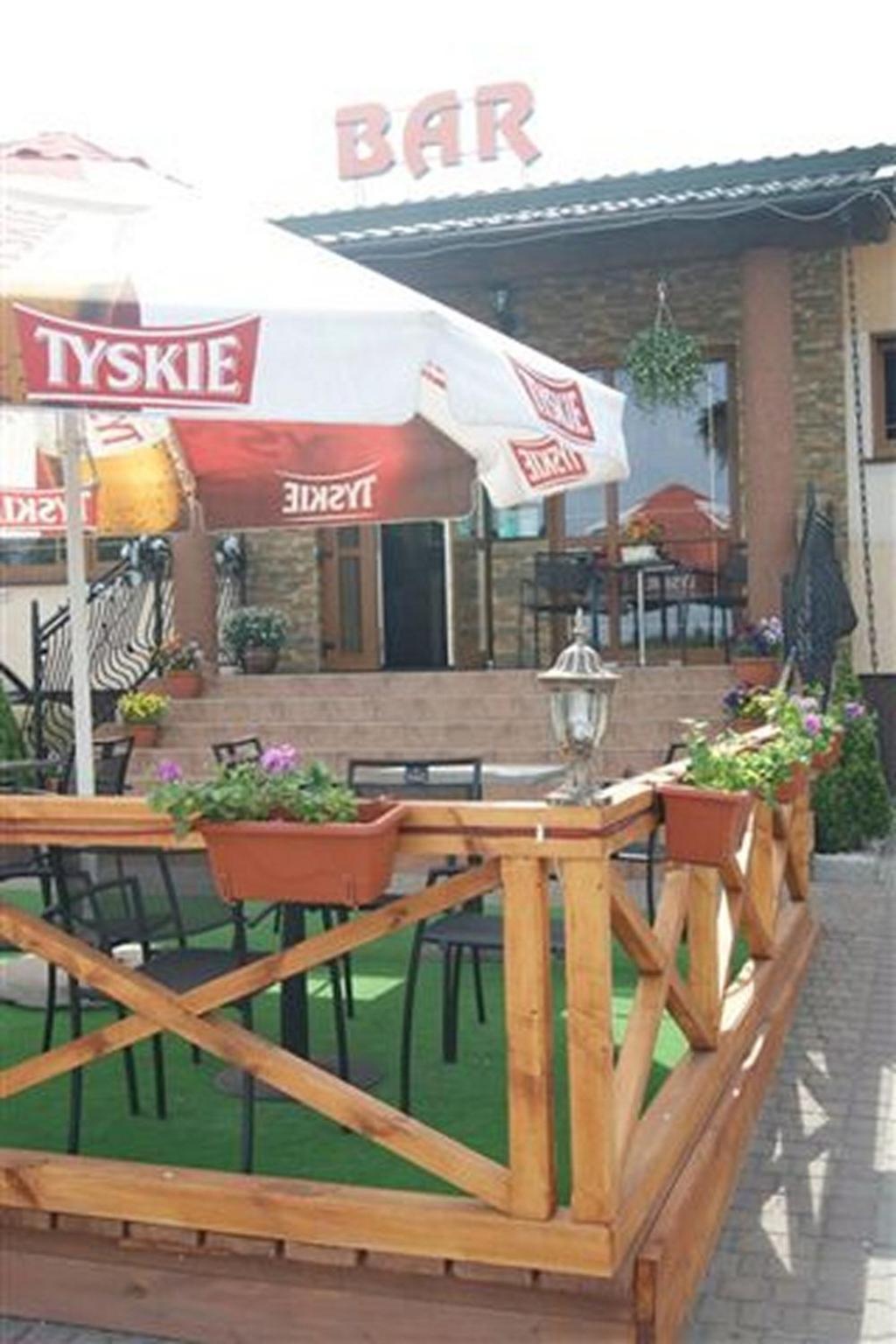 Pokoje Goscinne Gum-Bar Biskupice  Buitenkant foto